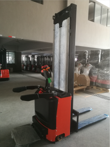 SMITH Stoccatore elettrico con pedana 1500kg 260cm