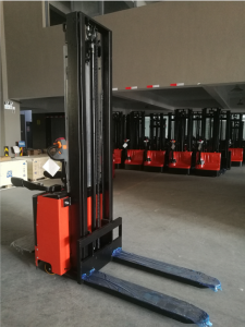 SMITH Stoccatore elettrico con pedana 1500kg 260cm